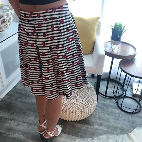 Cherry Bomb Skirt - Picture 3 of 5